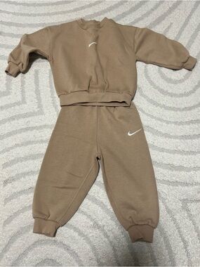 Nike Sweatshirt & Jogger Set - Toddler 3T
